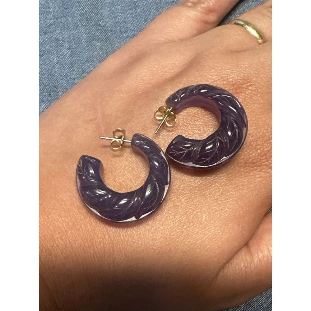 Purple Leaf plastic hoop earring Vintage Stud Post Earrings molded carved vtg